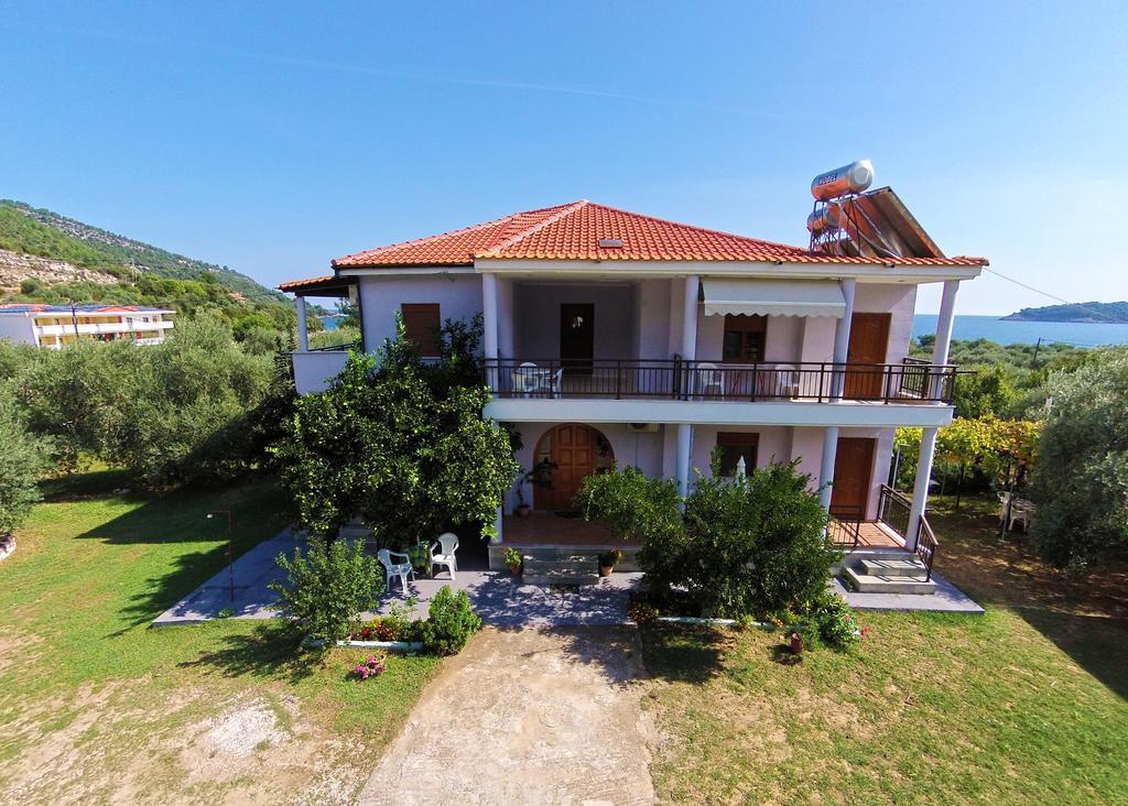 Hotel Athina à Koinira Extérieur photo
