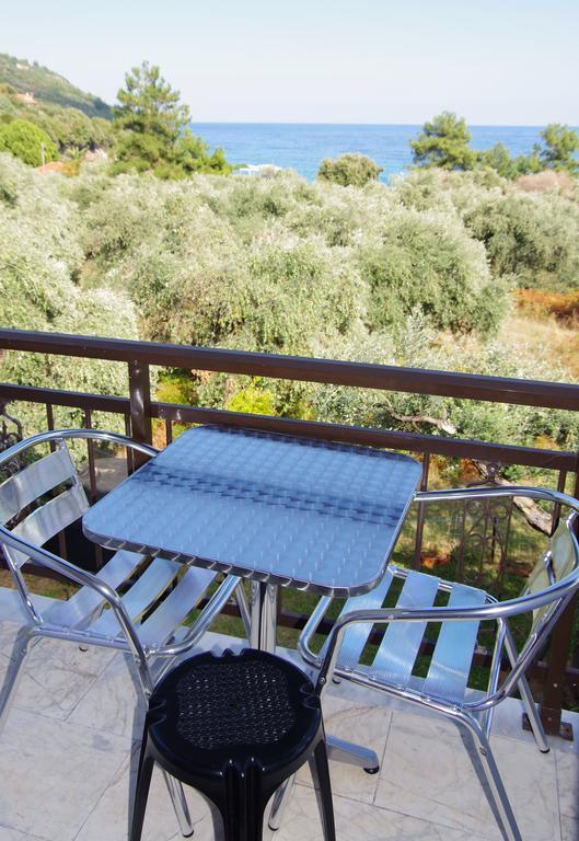 Hotel Athina à Koinira Extérieur photo