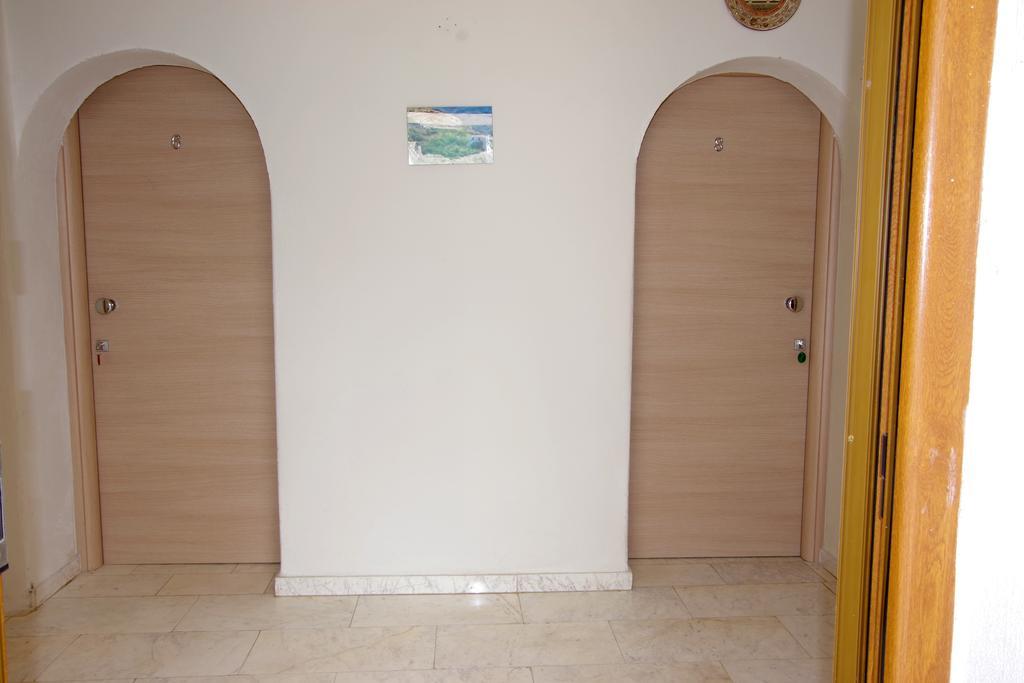 Hotel Athina à Koinira Extérieur photo