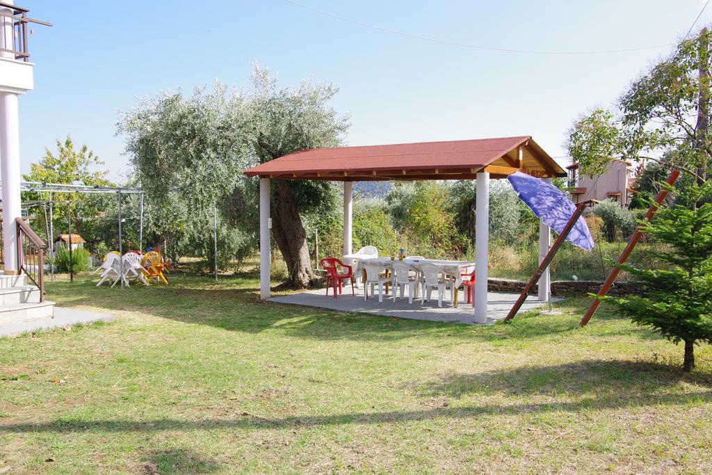 Hotel Athina à Koinira Extérieur photo