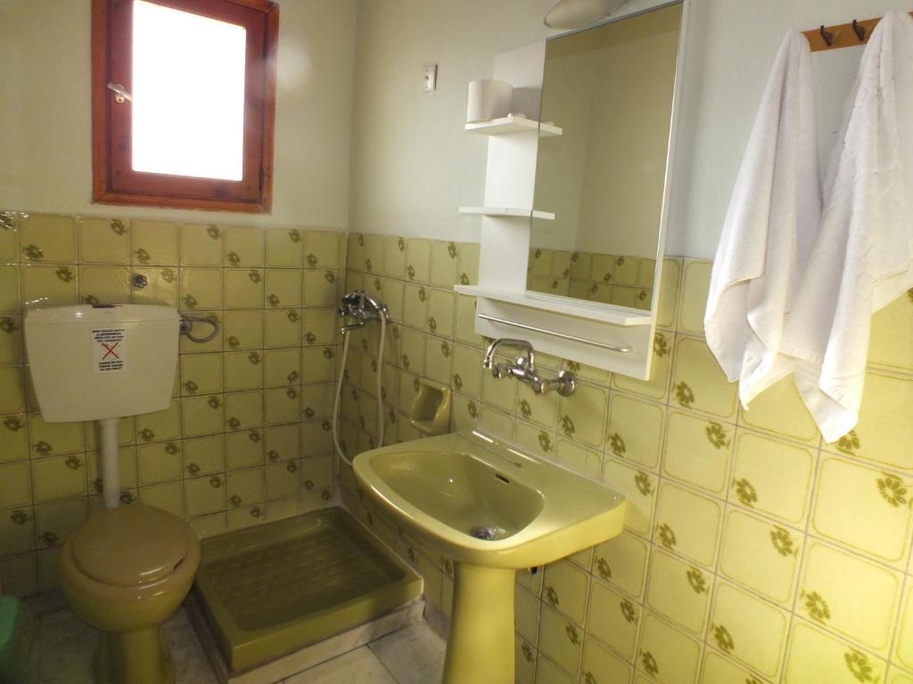 Hotel Athina à Koinira Extérieur photo
