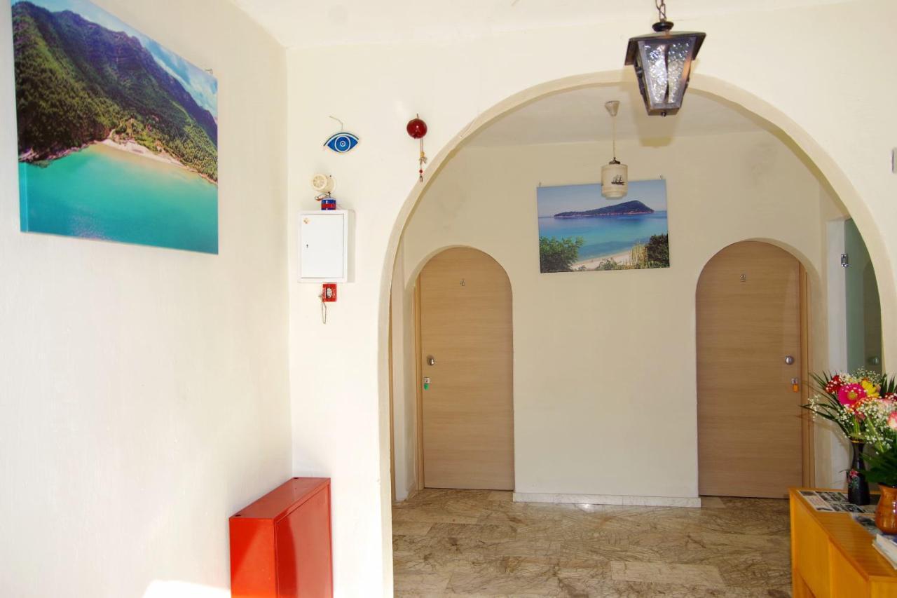 Hotel Athina à Koinira Extérieur photo