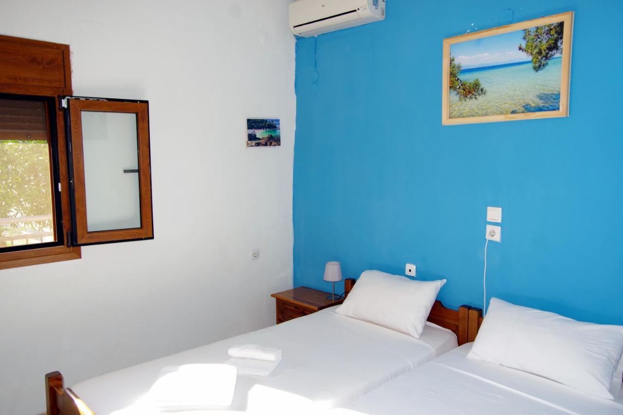 Hotel Athina à Koinira Extérieur photo