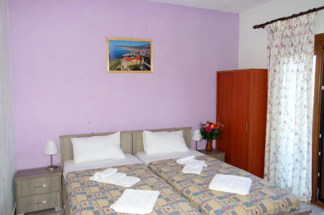 Hotel Athina à Koinira Extérieur photo