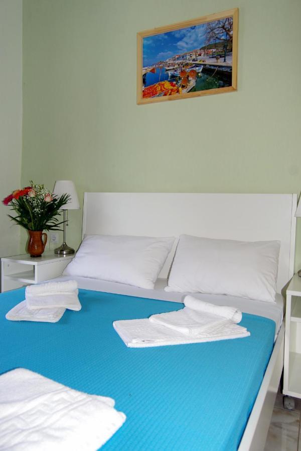 Hotel Athina à Koinira Extérieur photo