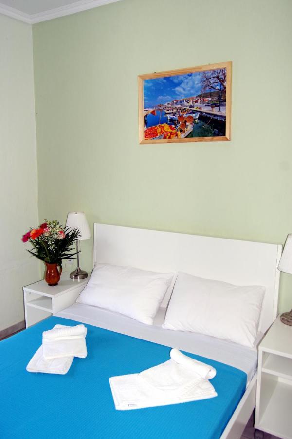 Hotel Athina à Koinira Extérieur photo