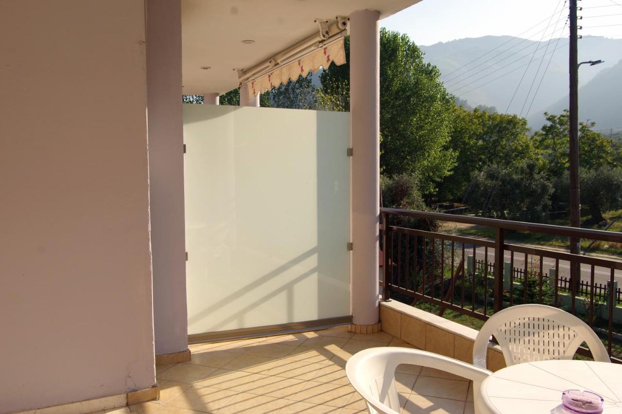 Hotel Athina à Koinira Extérieur photo
