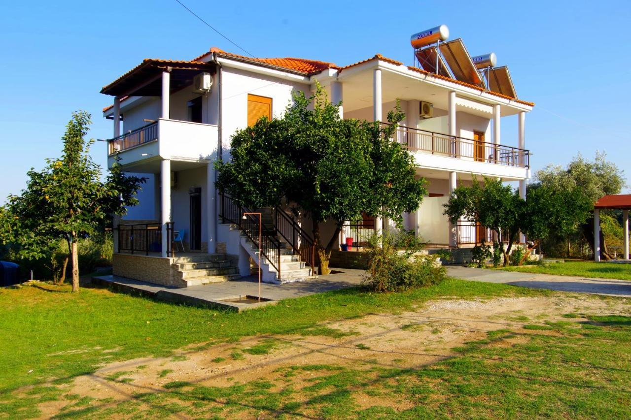 Hotel Athina à Koinira Extérieur photo